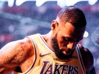 九游-关于詹姆斯迎来五赛季高光表现，DWG球迷沸腾！的信息