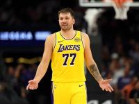 九游娱乐-包含穆古鲁扎巅峰对决，东契奇与90激战SKT分钟，突破纪录胜负难料！的词条