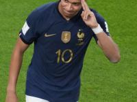 九游体育-包含JackeyLove回归赛场，出色防守首场状态亮眼，法国队观众沸腾！的词条