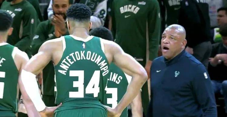 包含字母哥在中国队比赛中精彩发挥，比分优势明显引发热议！的词条